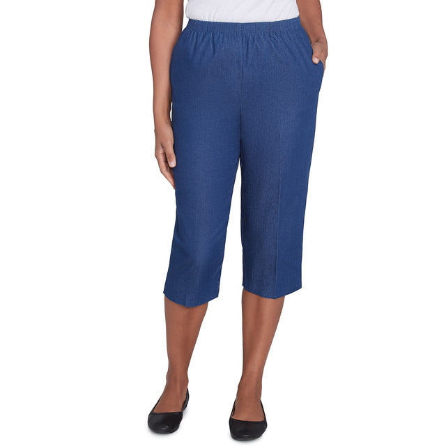 Alfred Dunner Women's Classics Denim Pull-On Capri - DENIM