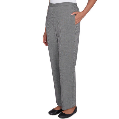 Alfred Dunner Women's Chic Pull On Houndstooth Short Length Pant