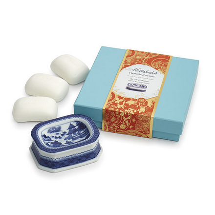 The Shops at Colonial Williamsburg Blue Canton Soap Dish Gift Set by Mottahedeh